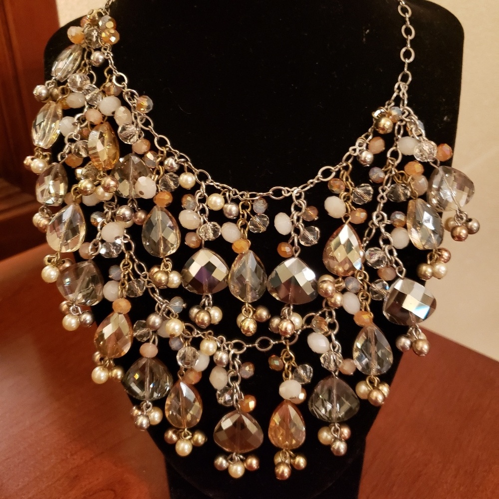 Chunky statement necklace